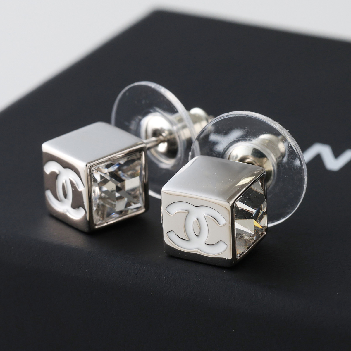 ⚪︎CHANEL シャネル ピアス 925 シルバー 片耳 CHANEL（シャネル） ピアス ロゴ シルバー925 シルバー アクセサリー