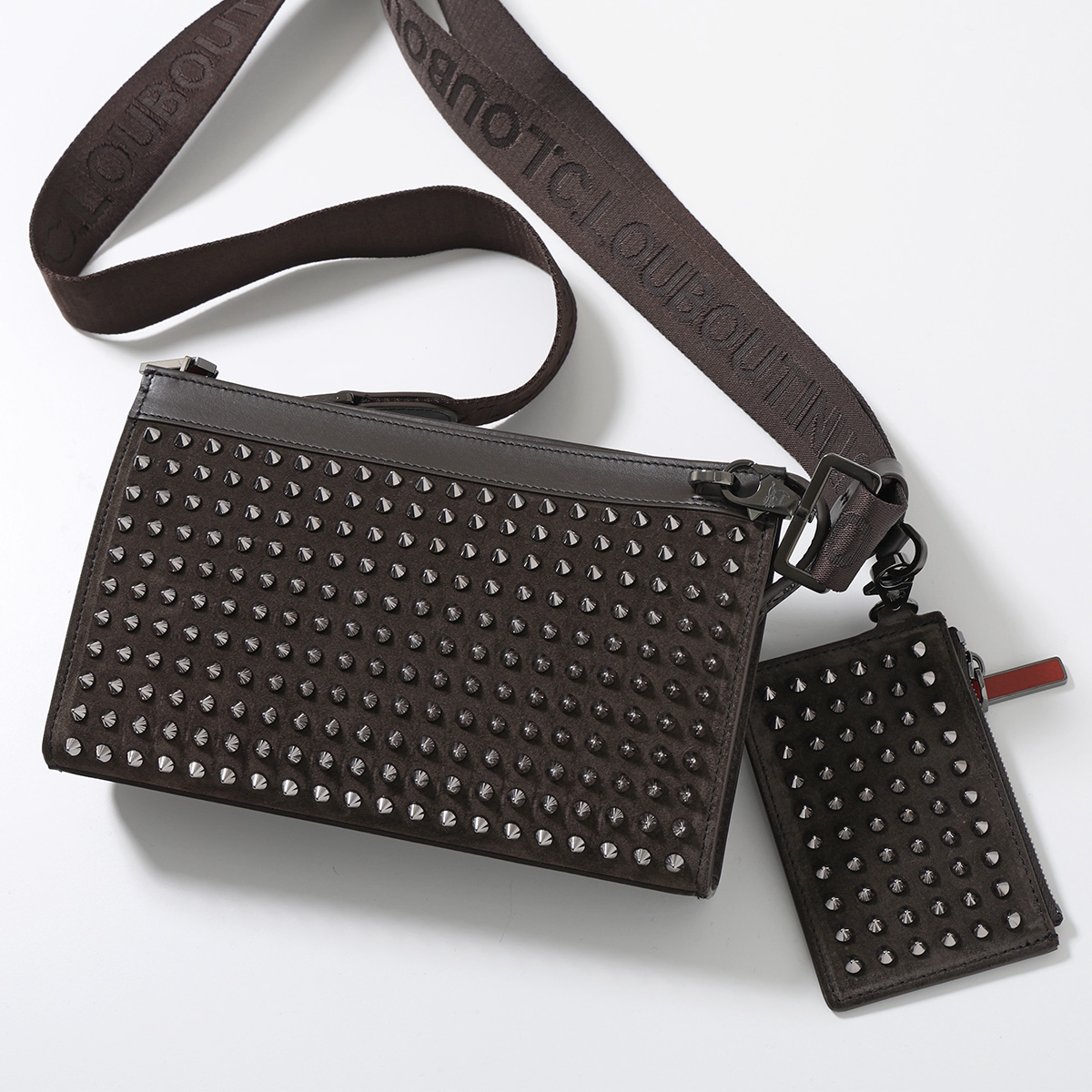 Christian Louboutin スタッズ付きブラックバッグ Christian Louboutin スタッズ付きブラックバッグ ☆スタッズ付き黒