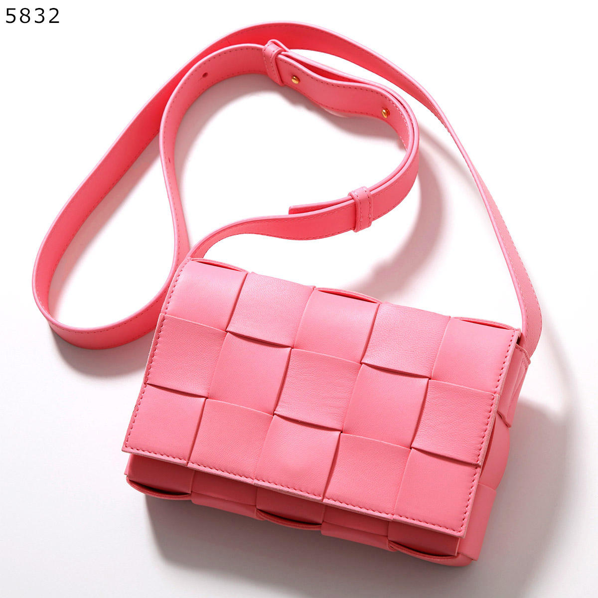 ボッテガヴェネタ 斜め掛けカバン 値段交渉可能 BOTTEGA VENETA（ボッテガ・ヴェネタ） クロスボディバッグ SMALL