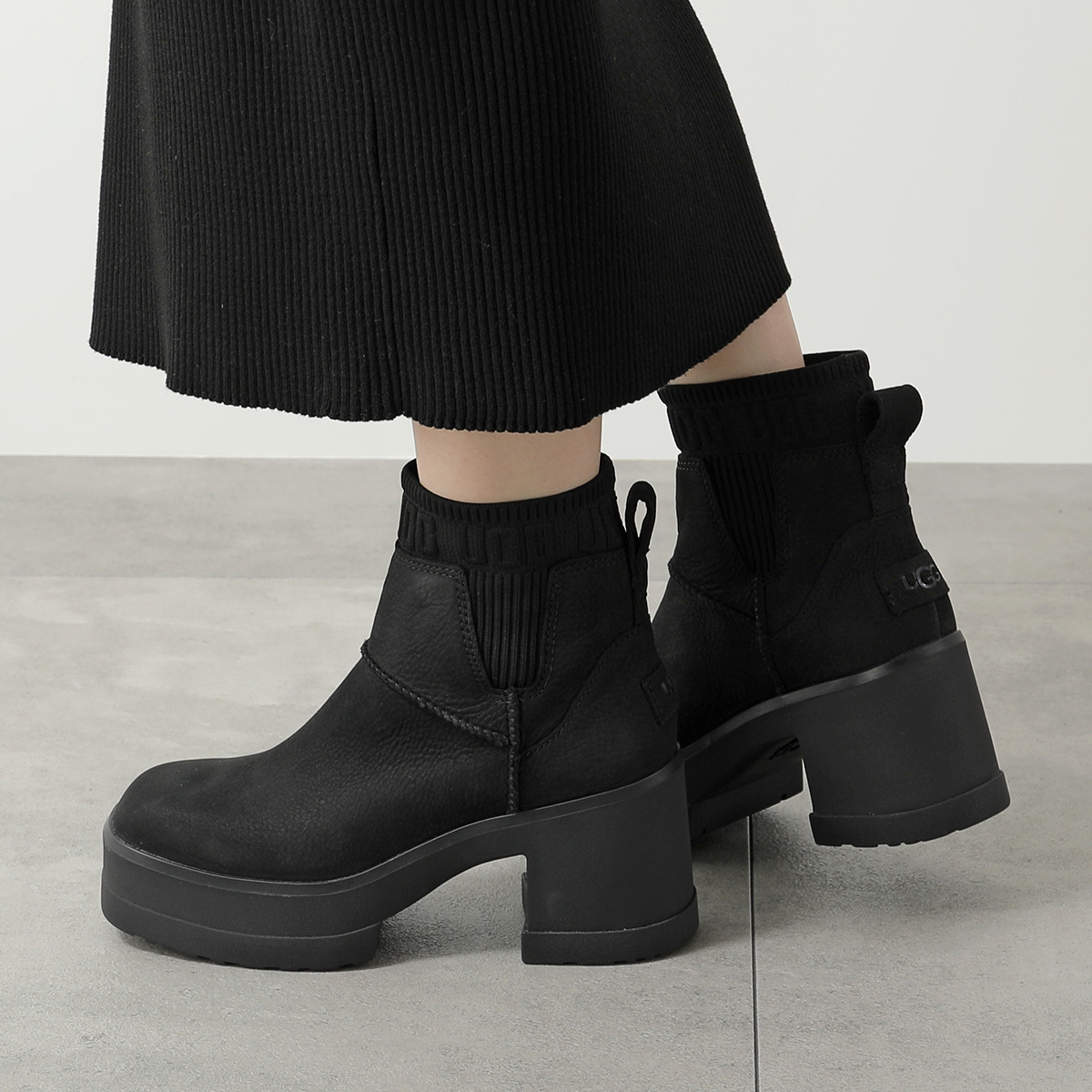 UGG ブラックレザー ショートブーツ アグ UGG クラシックミニレザーブーツ ブーツ （ブラック） -waja