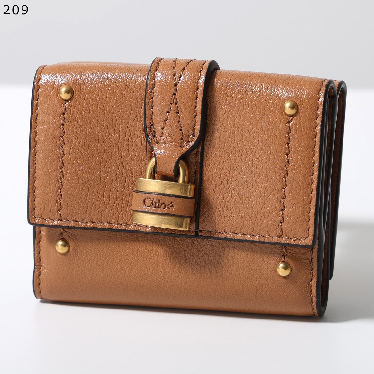 三連休セール‼️Chloe パディントン キャメル　人気 クロエ　大 Chloe（クロエ） 三つ折り財布 Paddington パディントン CH26SP914O37