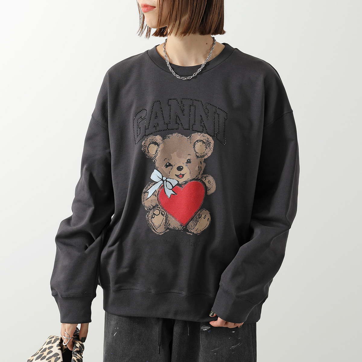 GANNI 動物プリント 長袖トレーナー GANNI（ガニー） スウェット Isoli Crewneck Bear with Rhinestone