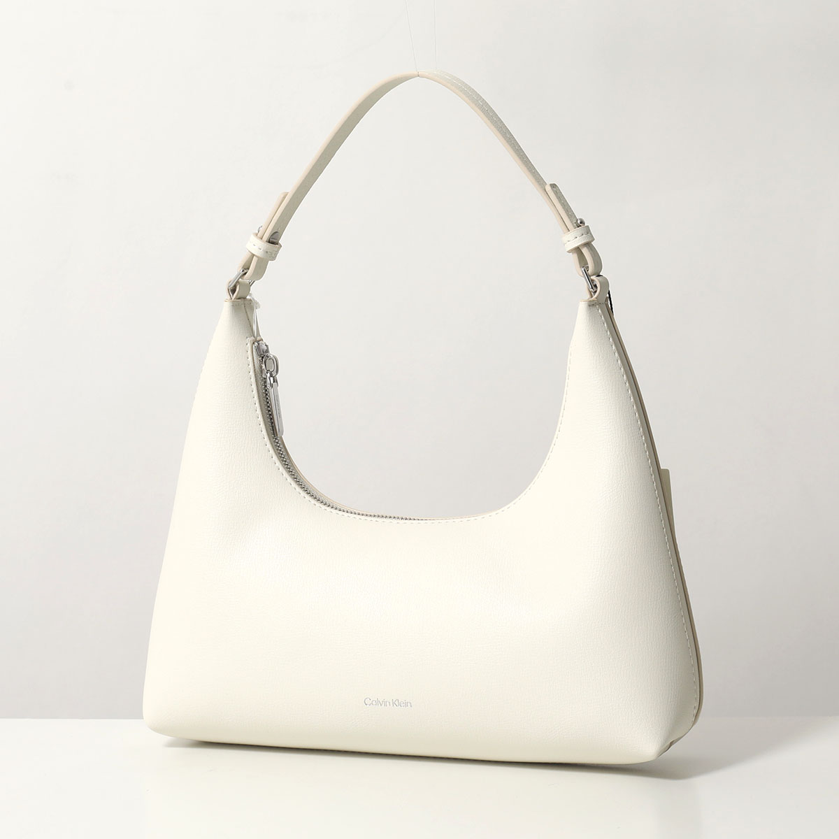 カルバンクライン バッグ（色：ホワイト系）のおすすめ人気商品一覧