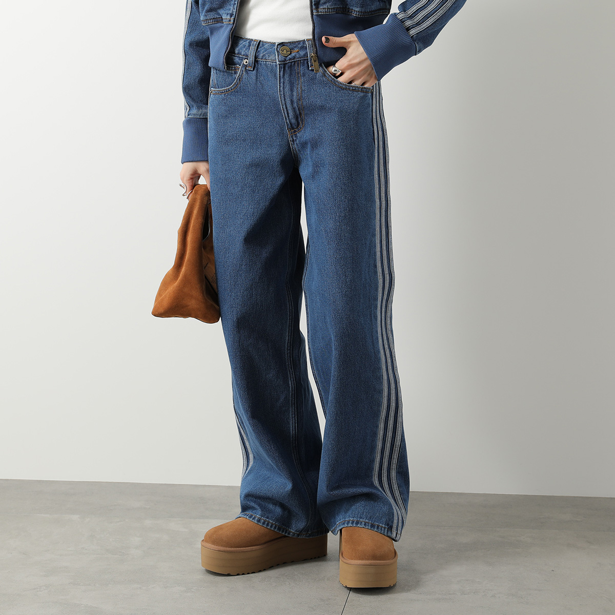 【完売品】Adidas 正規品　デニム　ジーンズ　レディース　xs 新品未使用 adidas Originals アディダスオリジナルス ジーンズ FIREBIRD TRACK