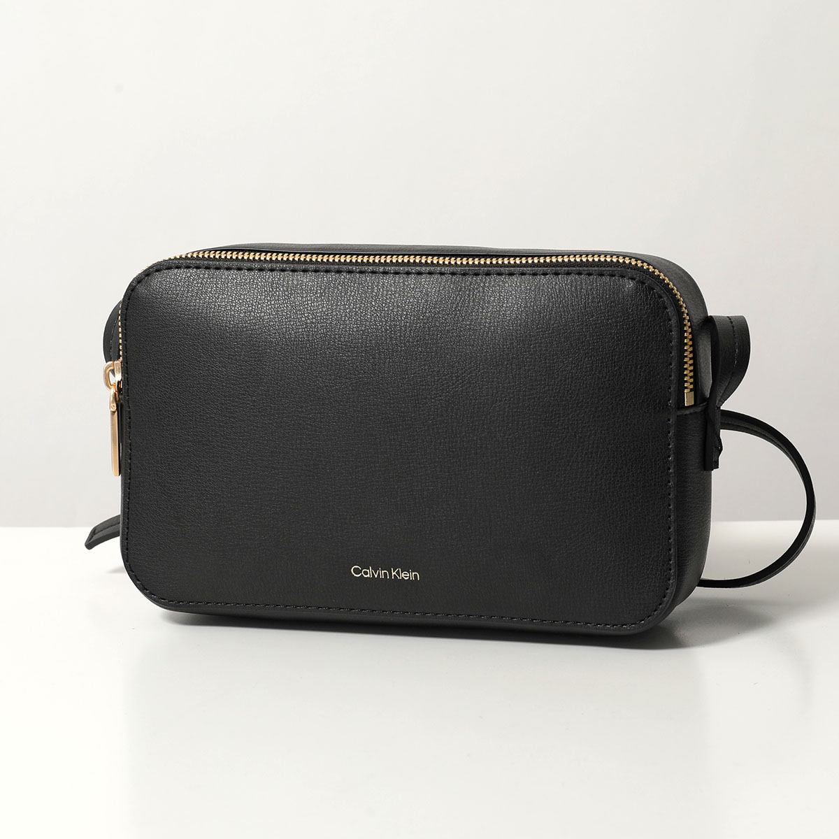 新品 カルバンクライン ショルダーバッグ 希少カラー カメラバッグ ベージュ カルバン クライン Calvin Klein カルバンクライン バッグ （ベージュ
