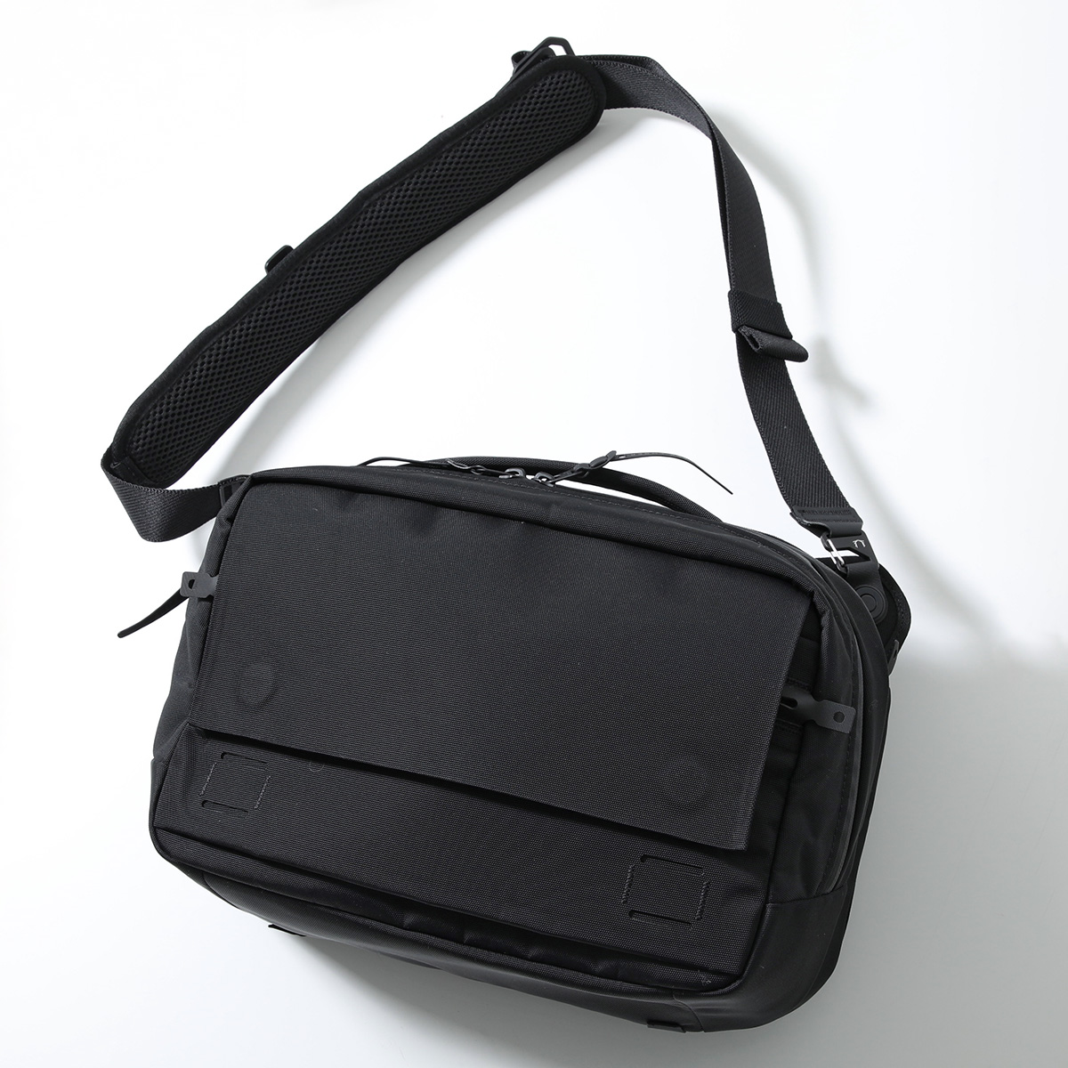 BLACK EMBER（ブラックエンバー） ショルダーバッグ GRIP SLING 12