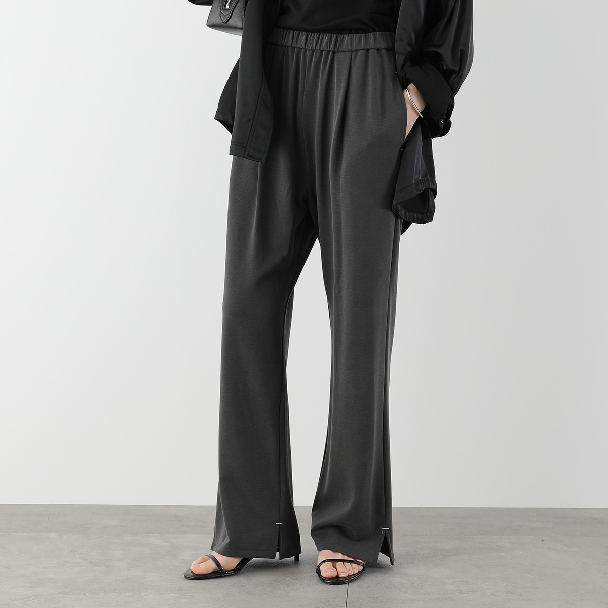 YENN イエン イージーパンツ ストレート ジャージー ブラック YENN イエン イージーパンツ SIDE SLIT PANTS Y261-32022 レディース