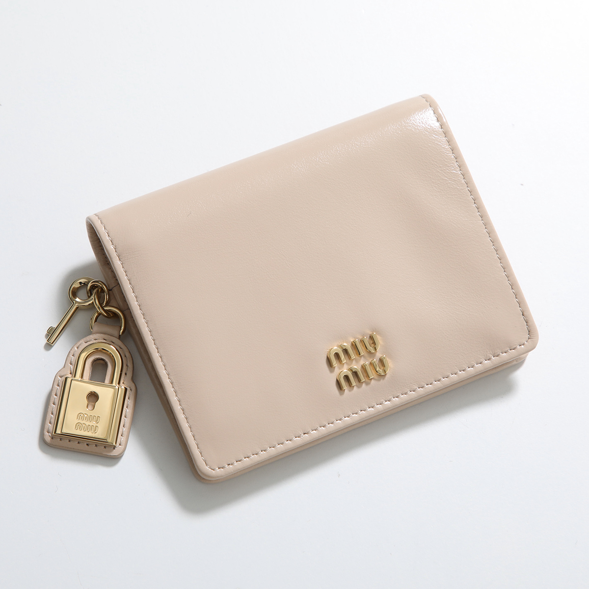 miu miu（ミュウミュウ） 二つ折り財布 5MV204 2IGA レディース レザー