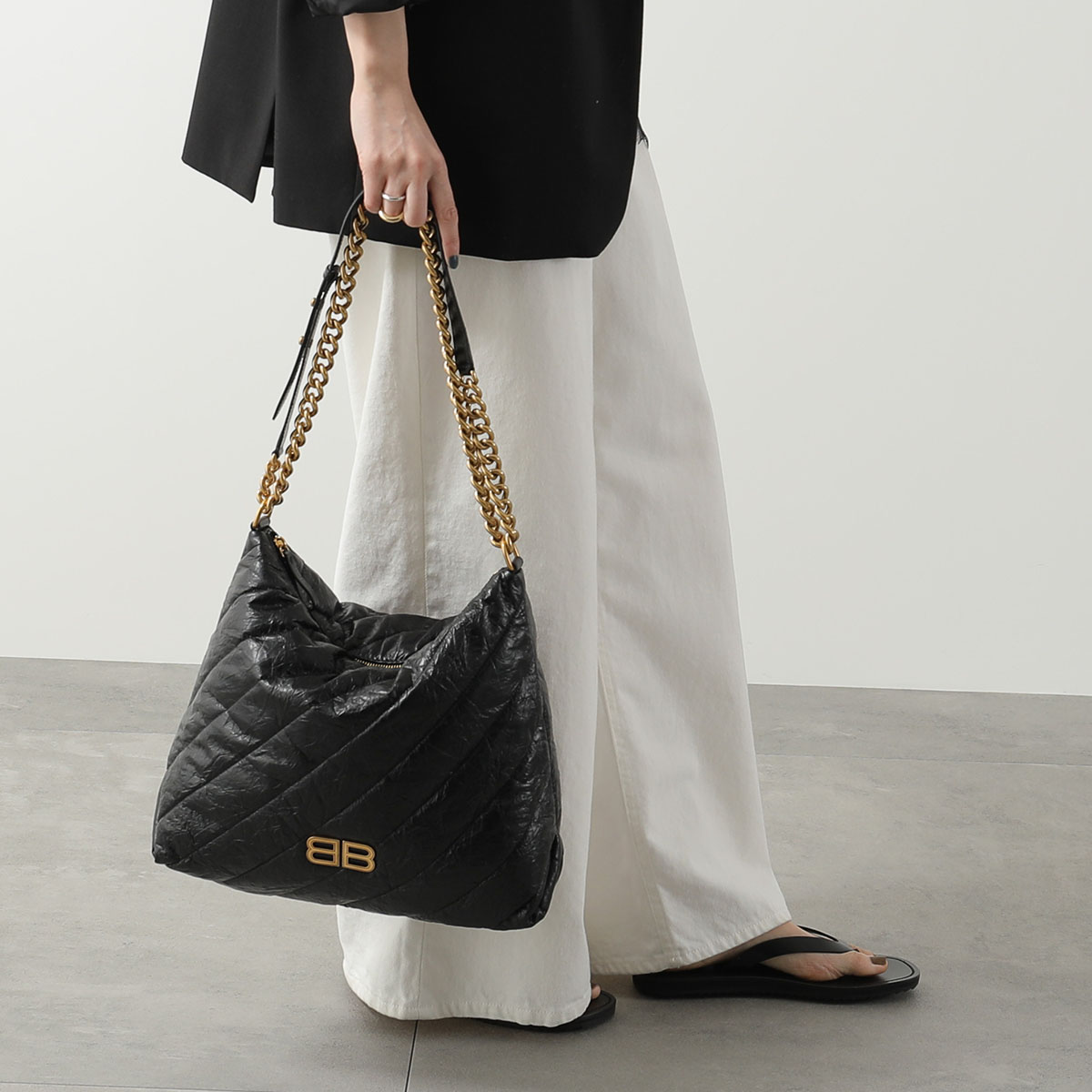 BALENCIAGA（バレンシアガ） ショルダーバッグ CRUSH HOBO M