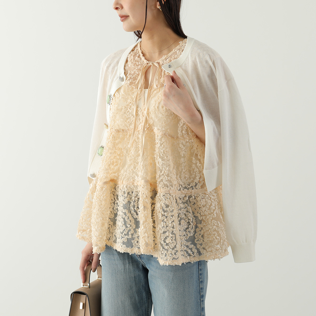 TRRAZZO DONNA購入　水玉ジャガードブラウス　ベージュ TRAZZO DONNA - TRRAZZO DONNA購入 水玉ジャガードブラウス ベージュの