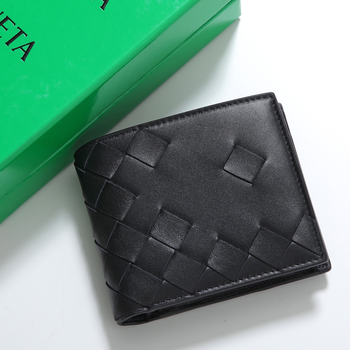 BOTTEGA VENETA（ボッテガ・ヴェネタ） 二つ折り財布 749412 V5XD1