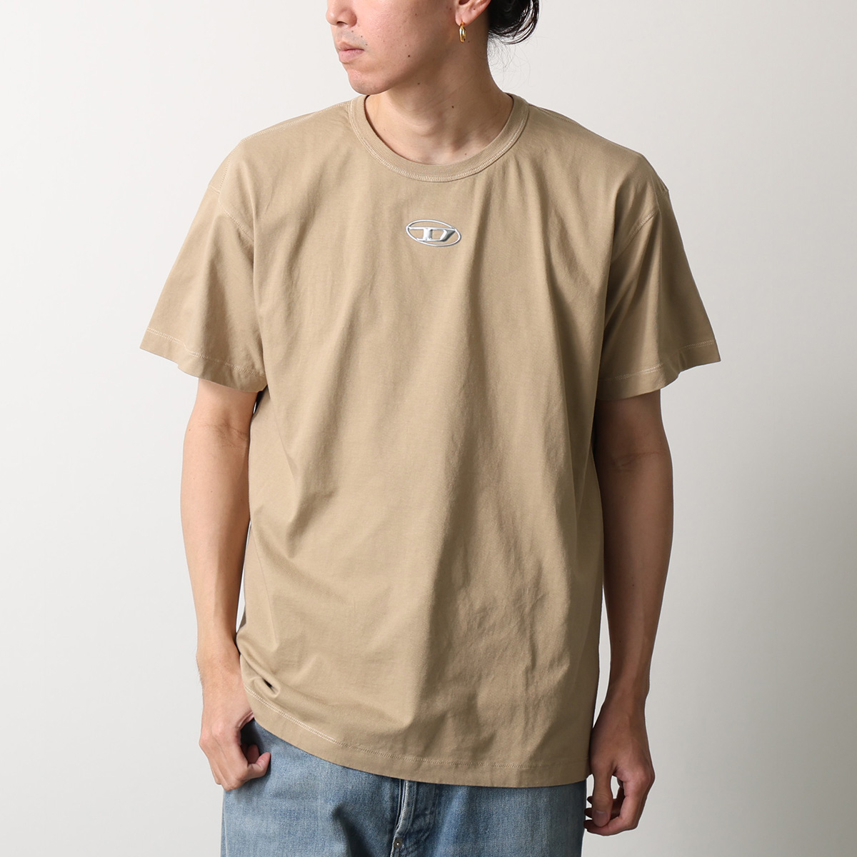 TOTEME Tシャツ ベージュ Toteme // Beige Embroidered Logo Curved Seam T-Shirt – VSP Consignment