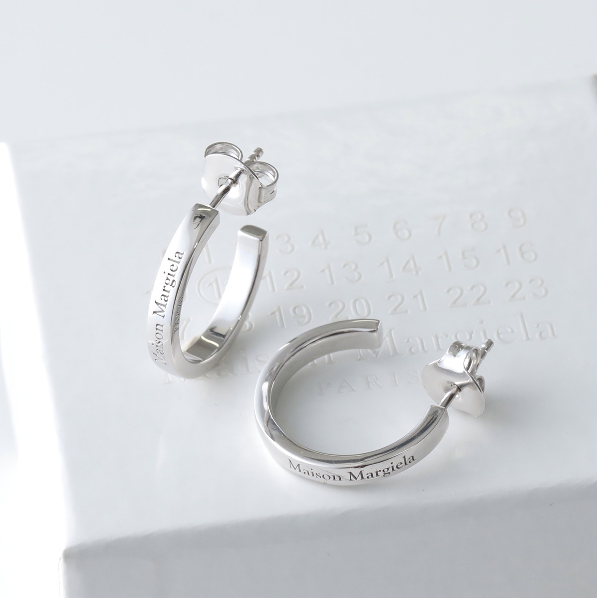 Maison Margiela（メゾンマルジェラ） フープピアス SM1VG0057 P8865
