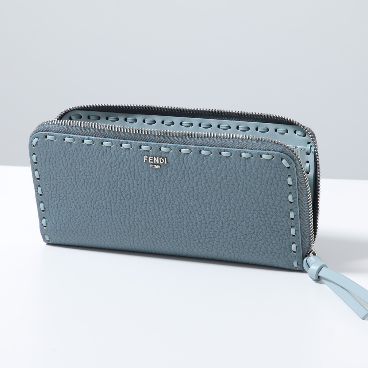 FENDI（フェンディ） ラウンドファスナー長財布 PEEKABOO ピーカブー