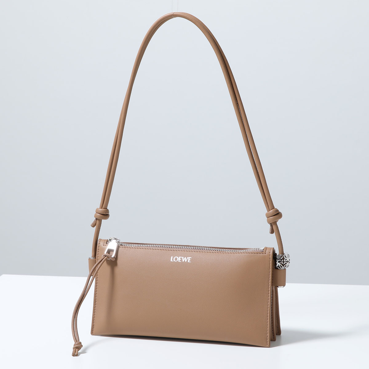 LOEWE（ロエベ） ショルダーバッグ JOYA POUCH ホヤ ポーチ C630R10X03