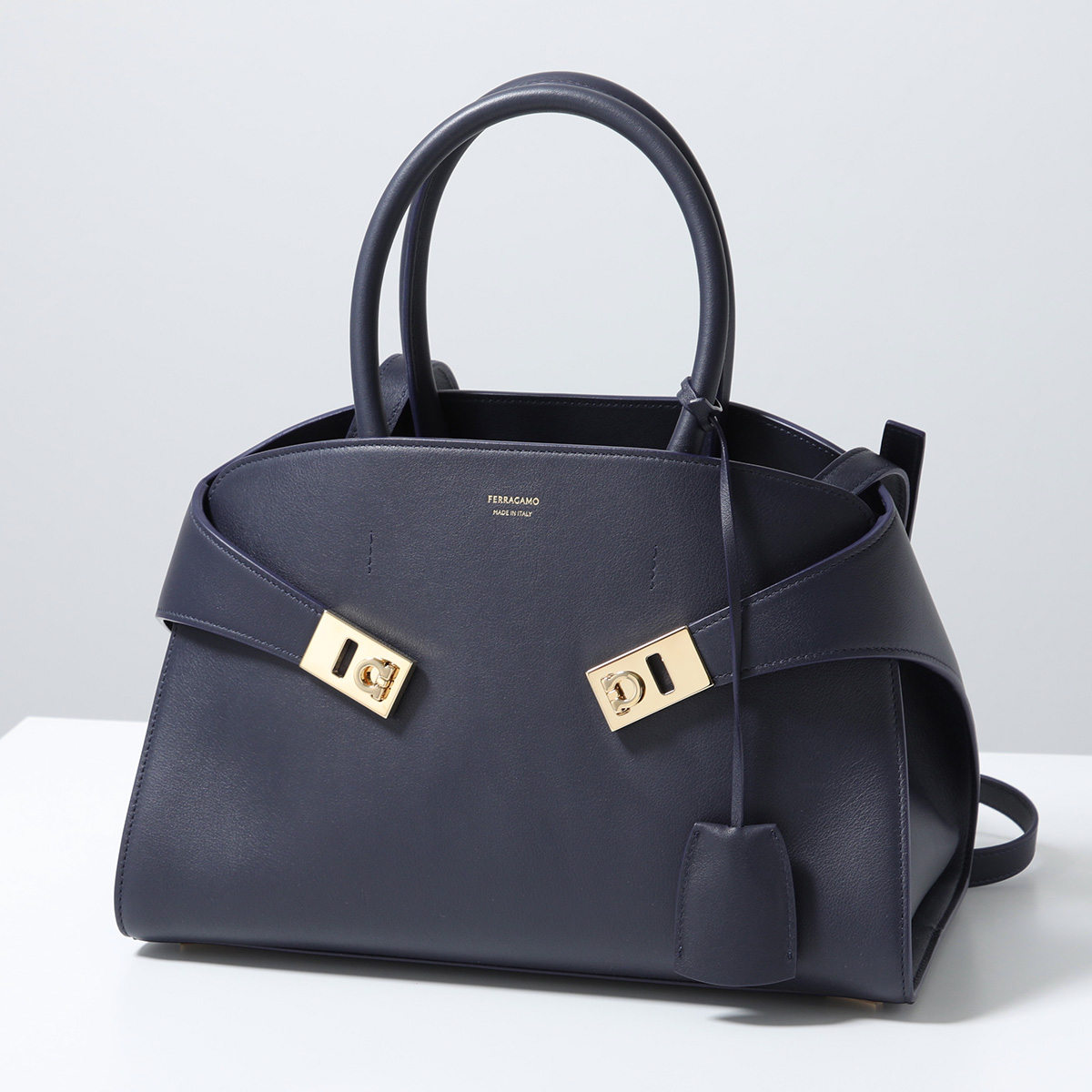 FERRAGAMO（フェラガモ） ハンドバッグ HUG ハグ 21 5608 766762
