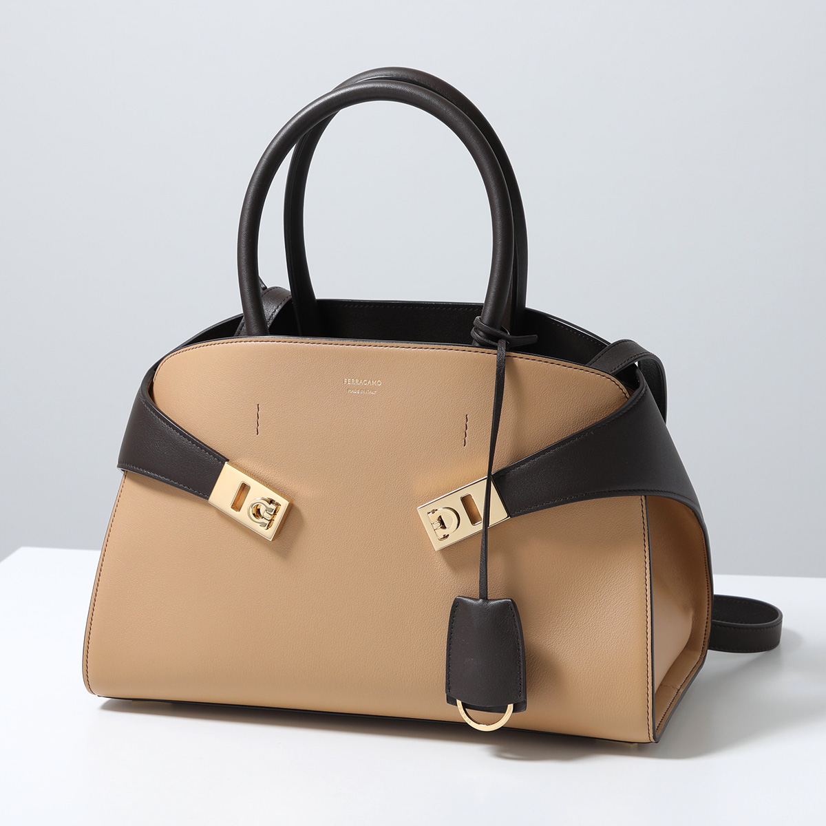 FERRAGAMO（フェラガモ） ハンドバッグ HUG ハグ 21 5608 774650