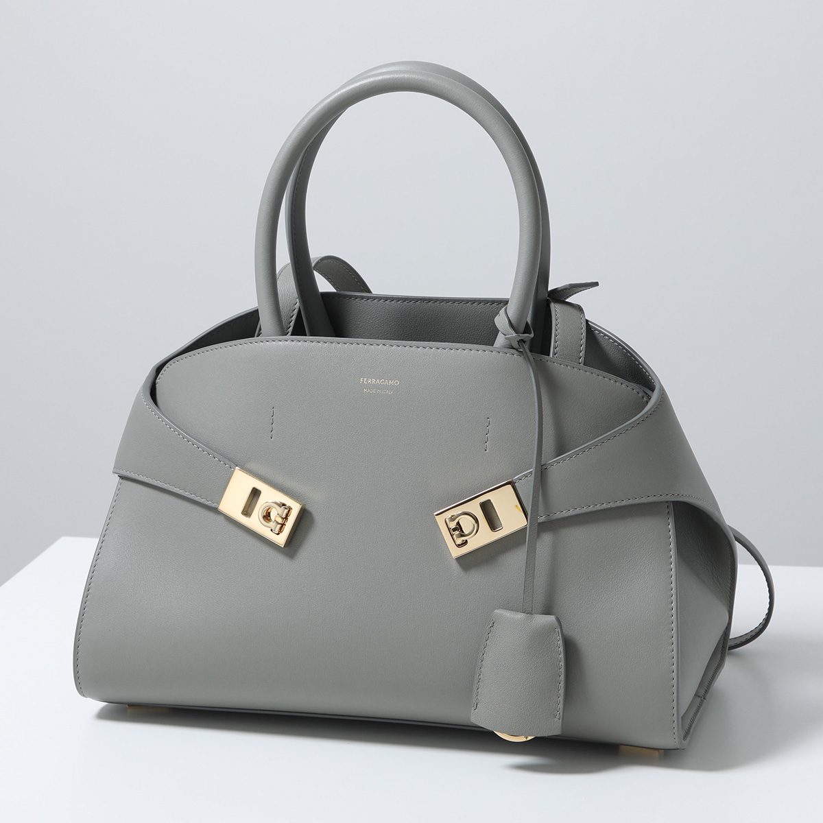 Salvatore Ferragamo ガンチーニ レザー ハンドバッグ グレー Salvatore Ferragamo Gancini Shoulder Bag Leather Grey Women's Used