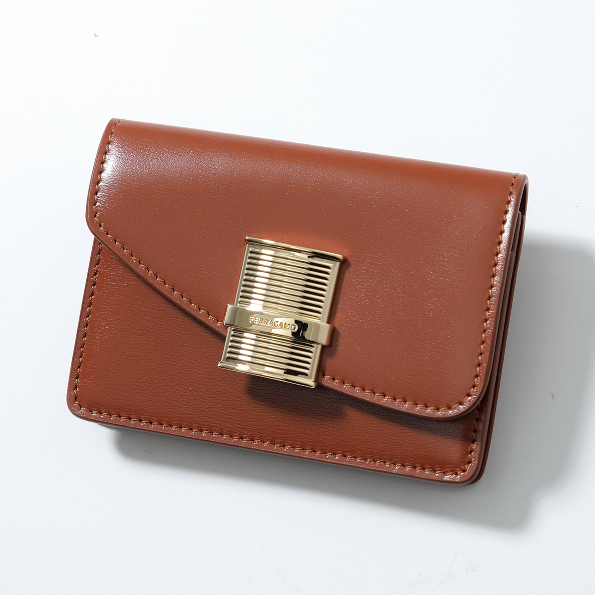 セール中‼️新品Salvatore Ferragamo フェラガモ ケース Salvatore Ferragamo フェラガモ FERRAGAMO カードケース ワンダ
