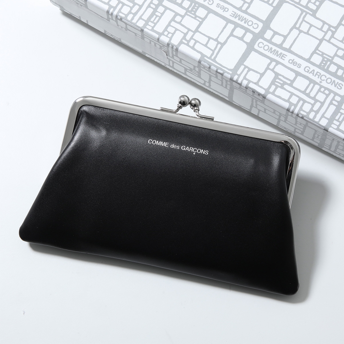 【新品】  COMME des GARCONS / コムデギャルソン | Kiss Clasp Wallet ウォレット | ブラック | レディース Comme des Garçons Wallets Kiss Clasp Wallet – LABELS