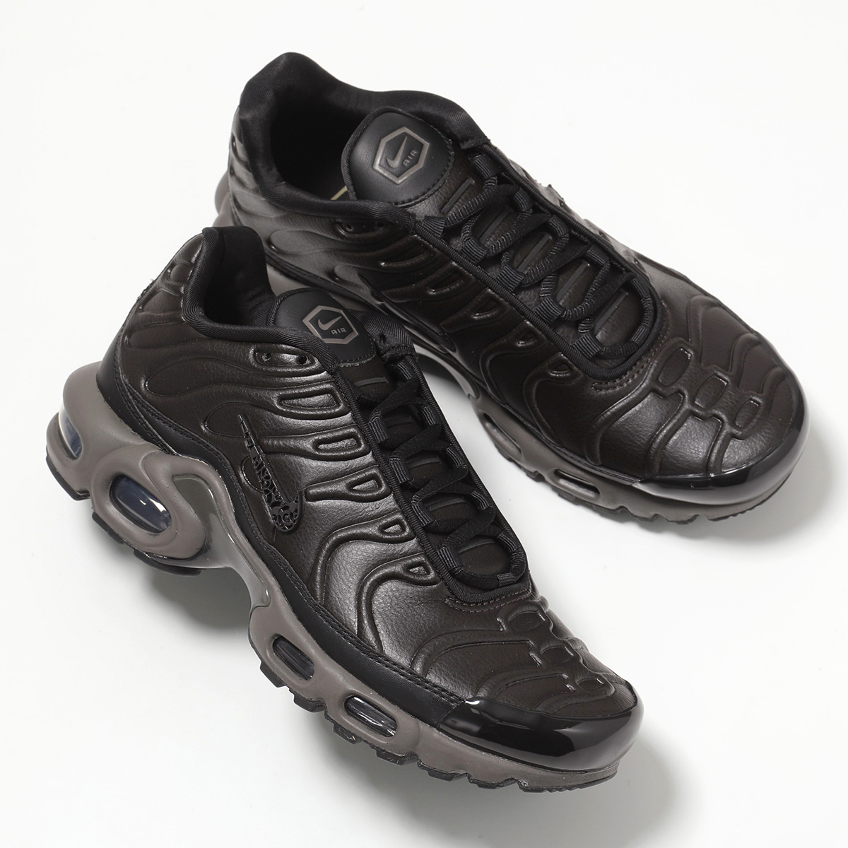 NIKE（ナイキ） スニーカー AIR MAX PLUS PRM QS OLY エアマックス