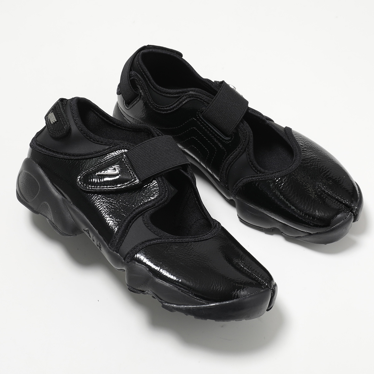 NIKE（ナイキ） スニーカー AIR RIFT エアリフト IB8954-001