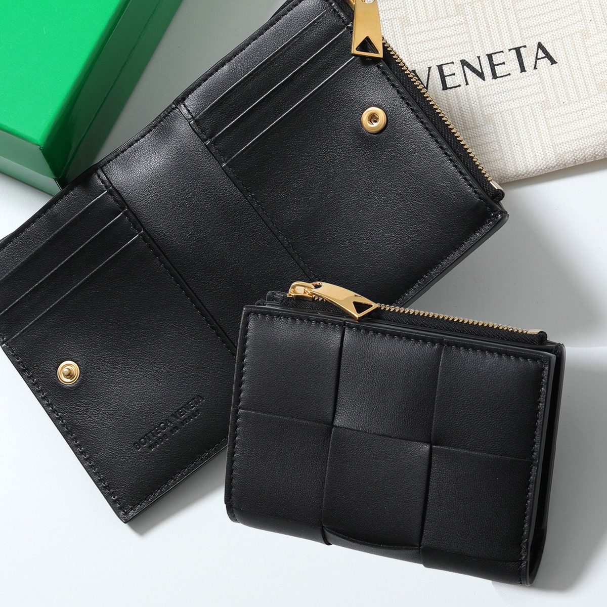 BOTTEGA VENETA（ボッテガ・ヴェネタ） 二つ折り財布 CASSETTE