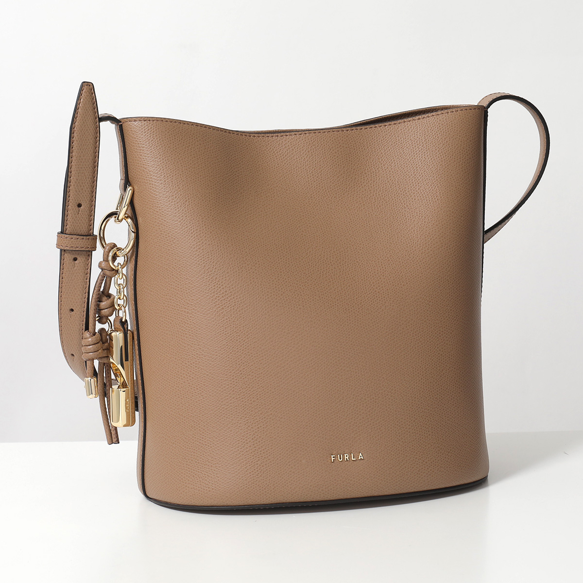 美品 フルラ ジョアンナ レザー 2WAY ショルダーバッグ 斜め掛け クロスボディ ハンド トート レディース REE DV40-2 FURLA - 美品 フルラ ジョアンナ レザー 2WAY ショルダーバッグ 斜め