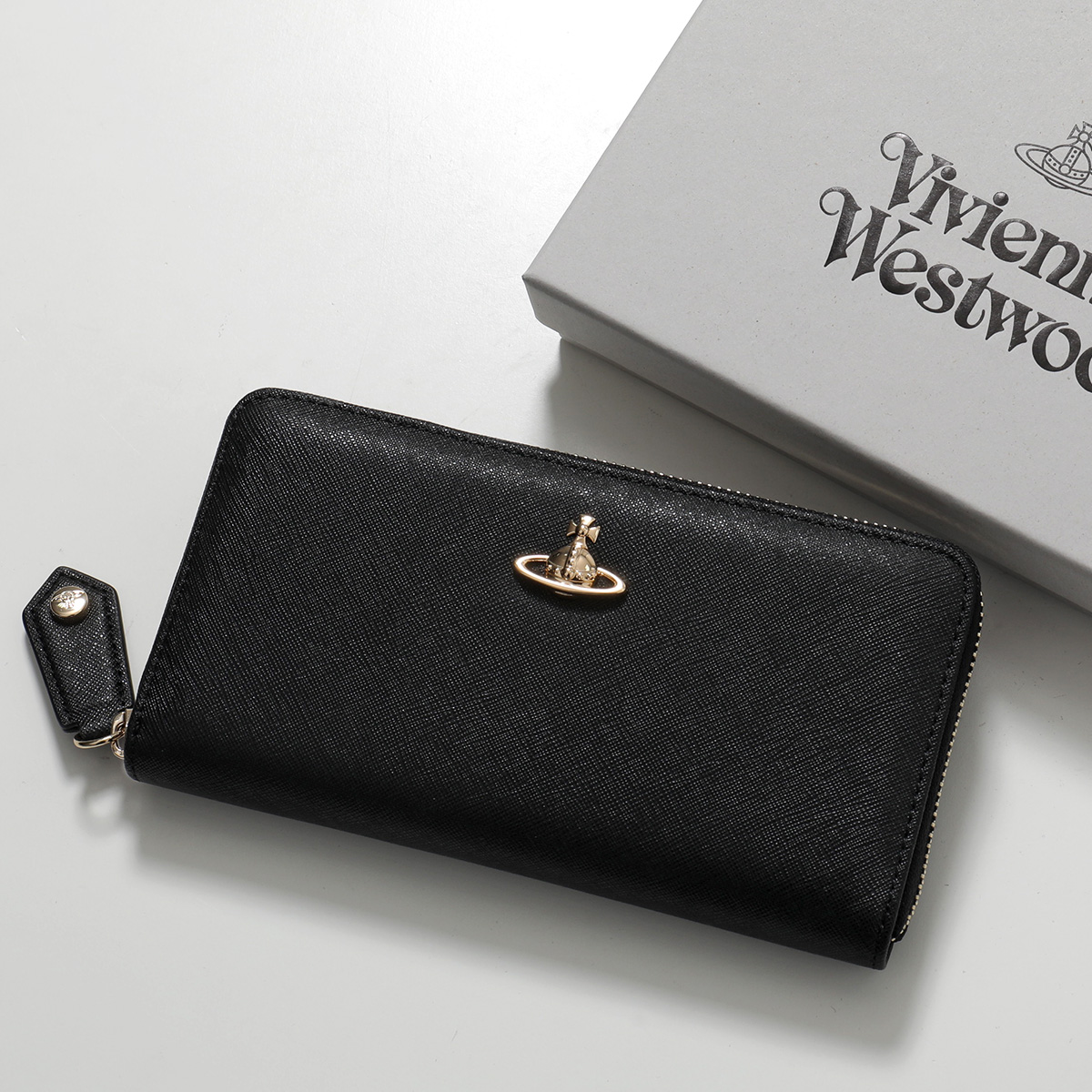 ヴィヴィアン　長財布　ブラックオーブ　ラウンドファスナー　レザー　ブラック　美品 Vivienne Westwood（ヴィヴィアンウエストウッド） ラウンドファスナー