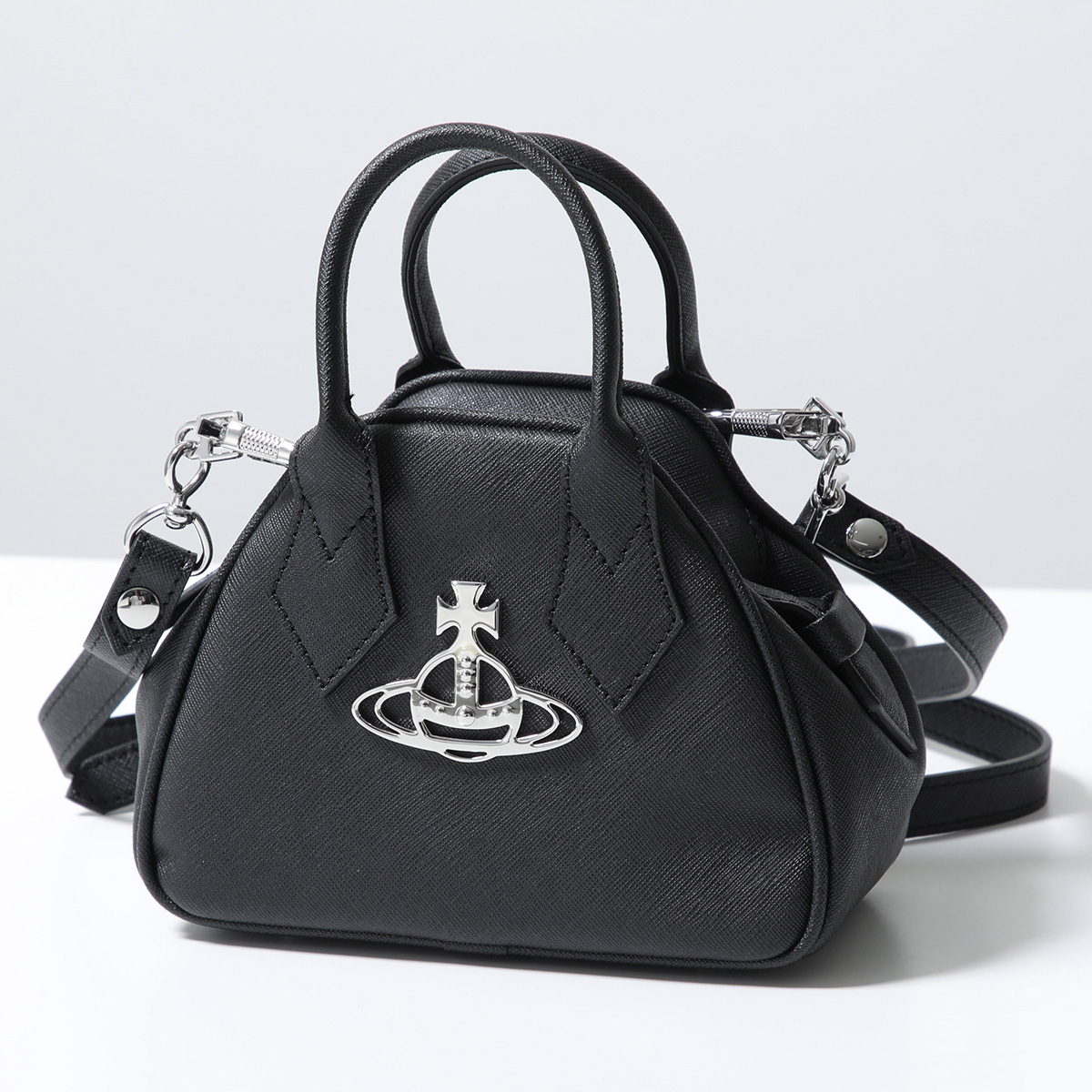 Vivienne Westwood アコード ショルダーバッグ オーブ ブラック 美品】ヴィヴィアンウエストウッド アコード ショルダーバッグ オーブ