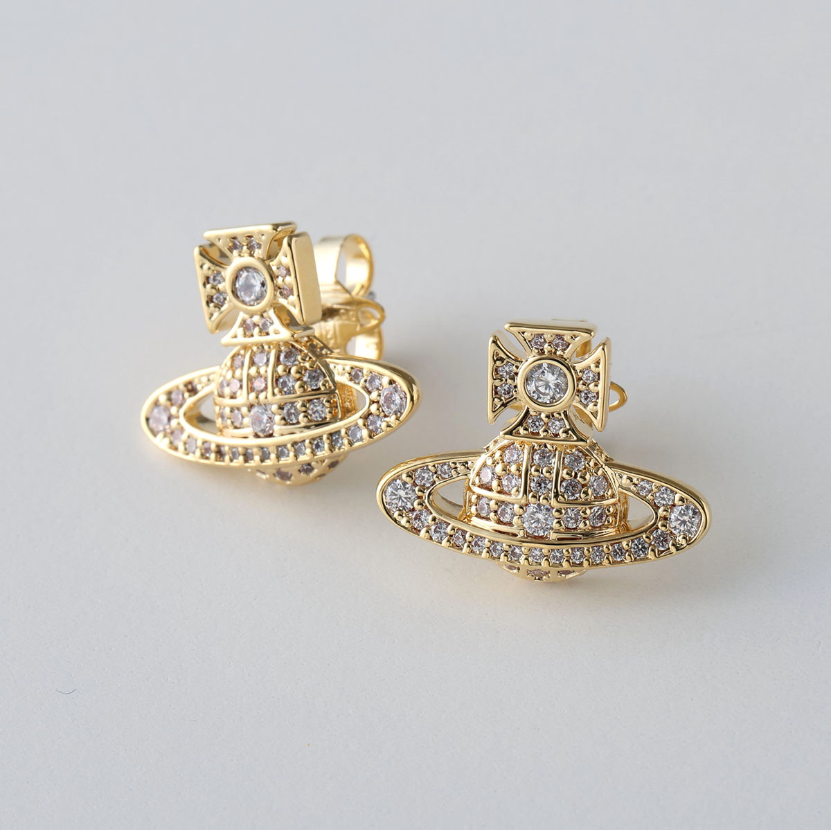 Vivienne Westwood ヴィヴィアンウエストウッド スタッドピアス CARMELA BAS RELIEF EARRINGS カルメラ バス レリーフ 6201033A レディースの画像