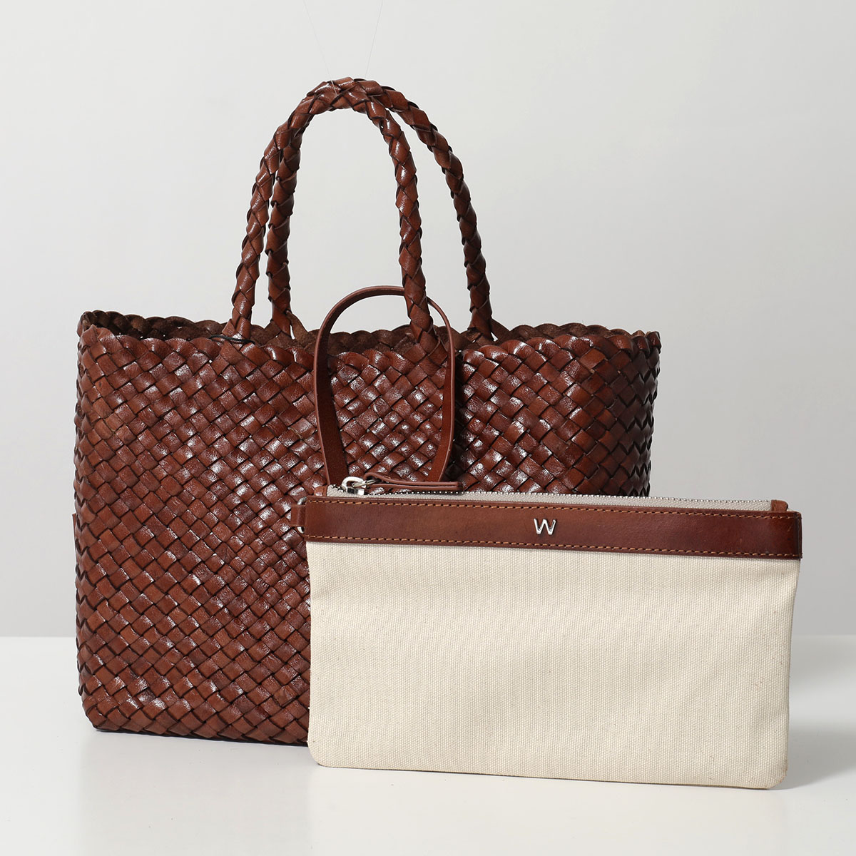 新品タグ付✨Max Mara　マックスマーラ　カゴバッグ　木製ハンドル　ロゴ刻印 MAXMARA WEEKEND LINE（マックスマーラウィークエンドライン） WEEKEND