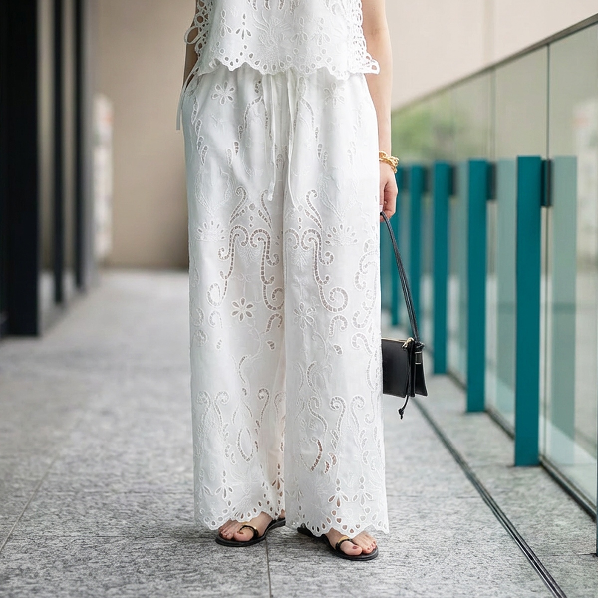 スミレ/美品_ IENA La Boucle_カットワーク刺繍パンツ Eimee Law（エイミーロウ） レースパンツ 84702Z レディース カット