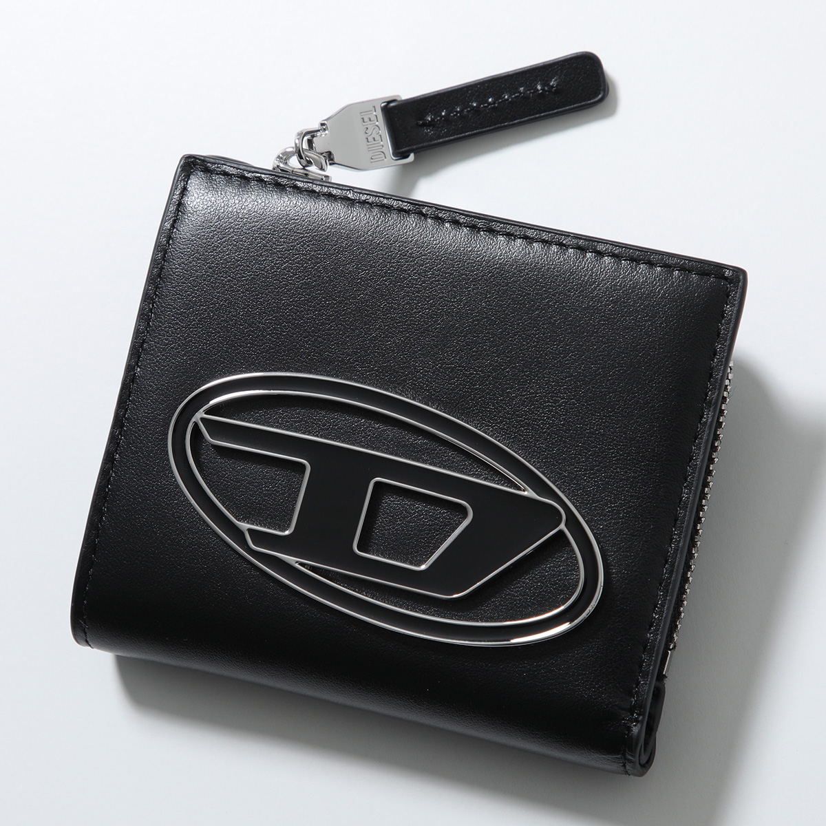 DIESEL 二つ折り財布 オールブラック 1dr Dロゴ シボ革 レザー DIESEL（ディーゼル） 二つ折り財布 1DR BI FOLD ZIP L X10387 PR818