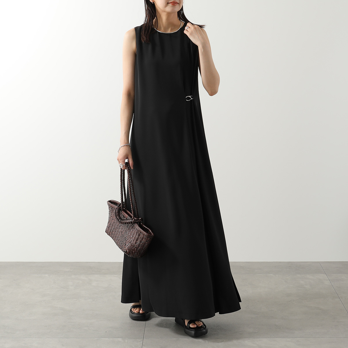 HERNO ヘルノ ワンピース AB000069D 12885 レディース ノースリーブ ロングドレスの画像