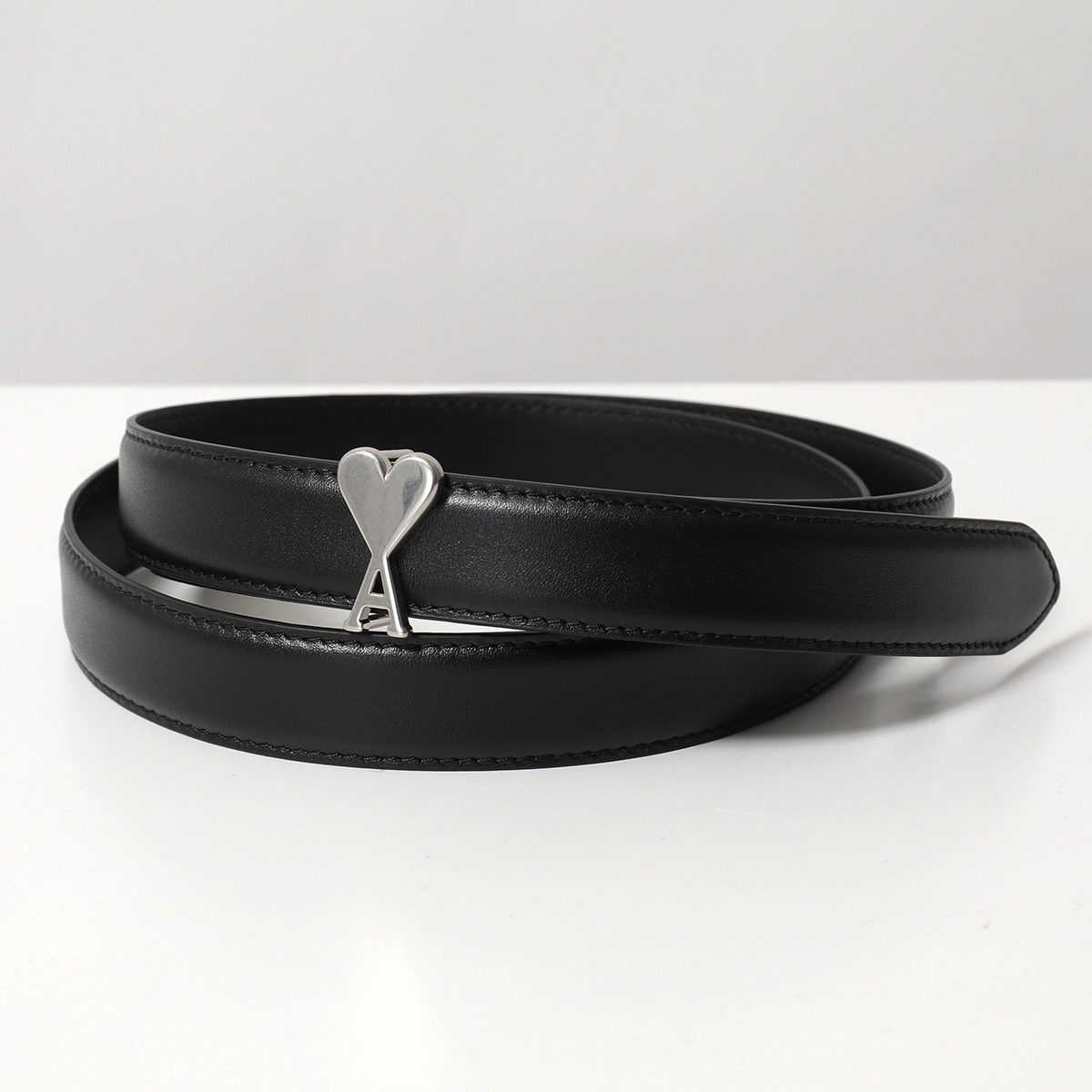 ami paris アミパリス ナローベルト UBL209.AL0104 メンズ レザー ハートロゴバックル 2.5cm  0014/NOIR/ARGENTの画像