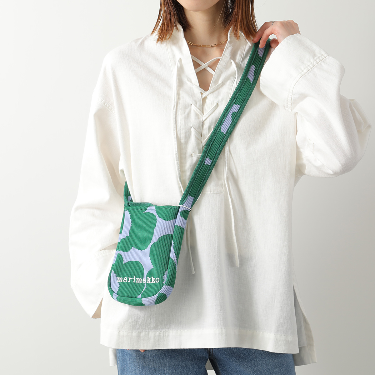 【marimekko マリメッコ】ショルダーバッグ 新品未使用 ロゴ marimekko（マリメッコ） ショルダーバッグ Knitted Phone Pocket