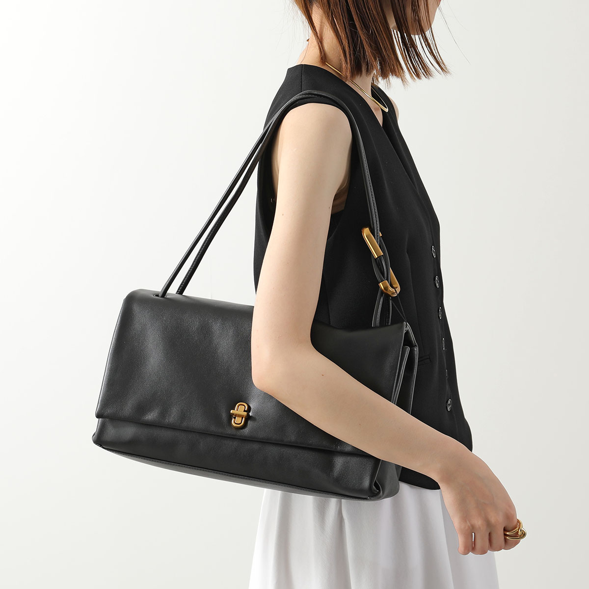 MARC JACOBS マークジェイコブス ハンドバッグ ザ レザー デュアル ショルダー ラージ 2F4HSH011H04 レディース 鞄 001/BLACKの画像