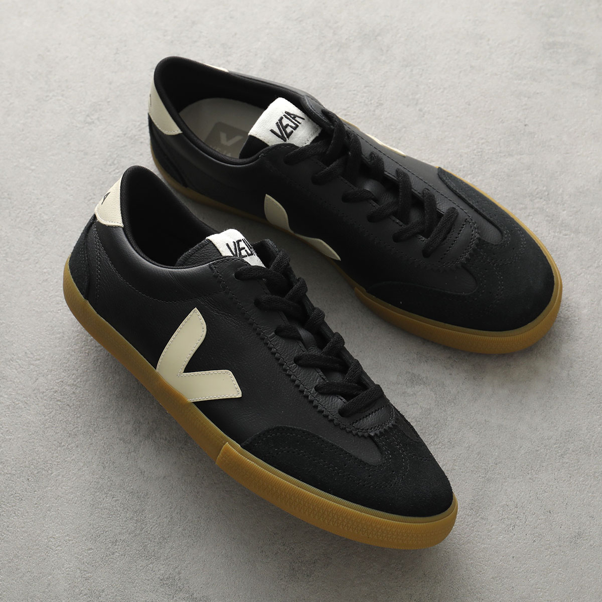 【美品】 VEJA ヴェジャ メンズ スニーカー 27cm CP052195 VEJA（ヴェジャ） スニーカー VOLLEY O.T. LEATHER ボレー メンズ