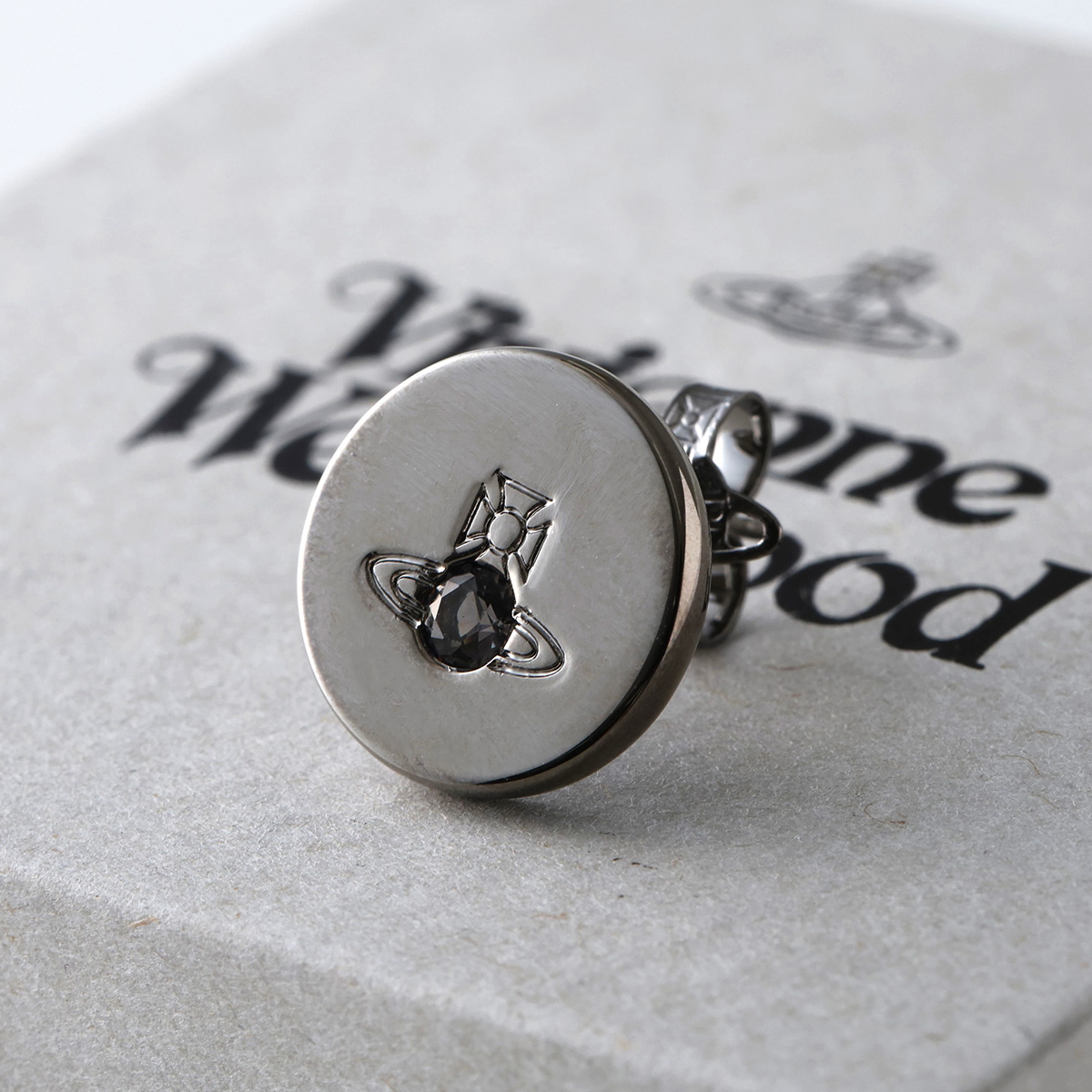 Vivienne Westwood（ヴィヴィアンウエストウッド） シングルスタッド