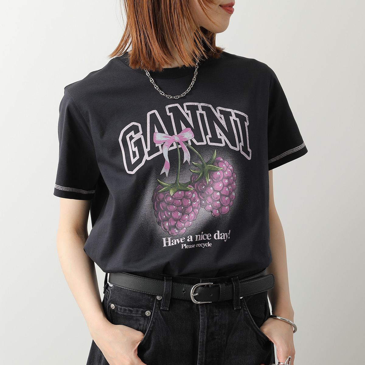 GANNI ガニー Tシャツ Basic Cotton Jersey Raspberry Print A1050219 11026 レディース カットソー ラズベリー プリント ロゴ コットン クルーネックの画像