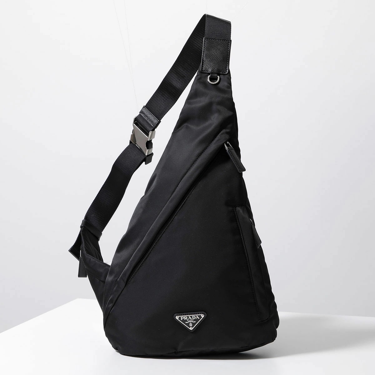 ◇ 美品 PRADA プラダ ショルダーバッグ ナイロン×レザー ブラック ◇ PRADA（プラダ） ショルダーバッグ Re-Nylon リナイロン 2VZ092 OMO