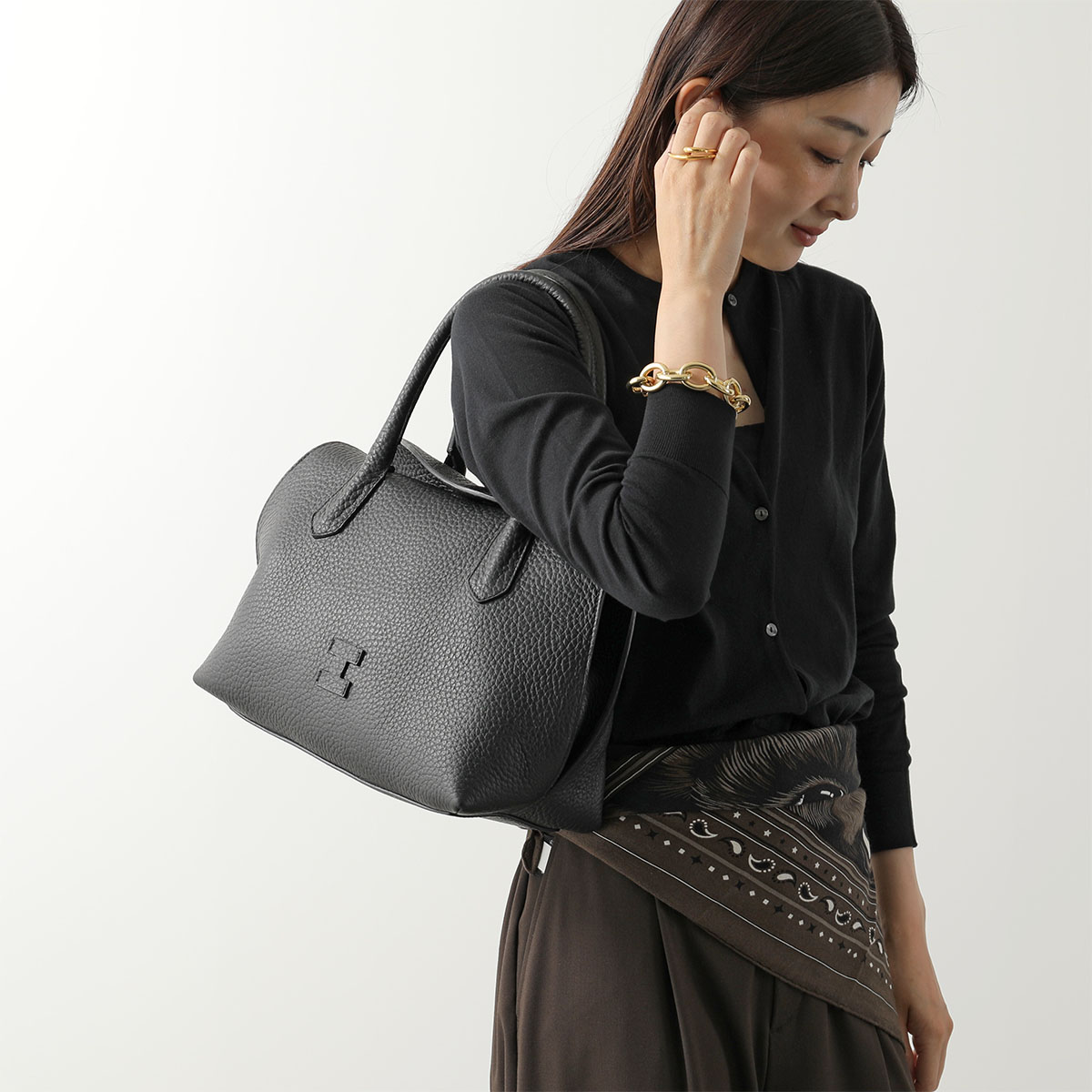IACUCCI イアクッチ ハンドバッグ ALBA M アルバ 6251 レディース レザー ショルダーバッグ クロスボディ ロゴ 鞄の画像