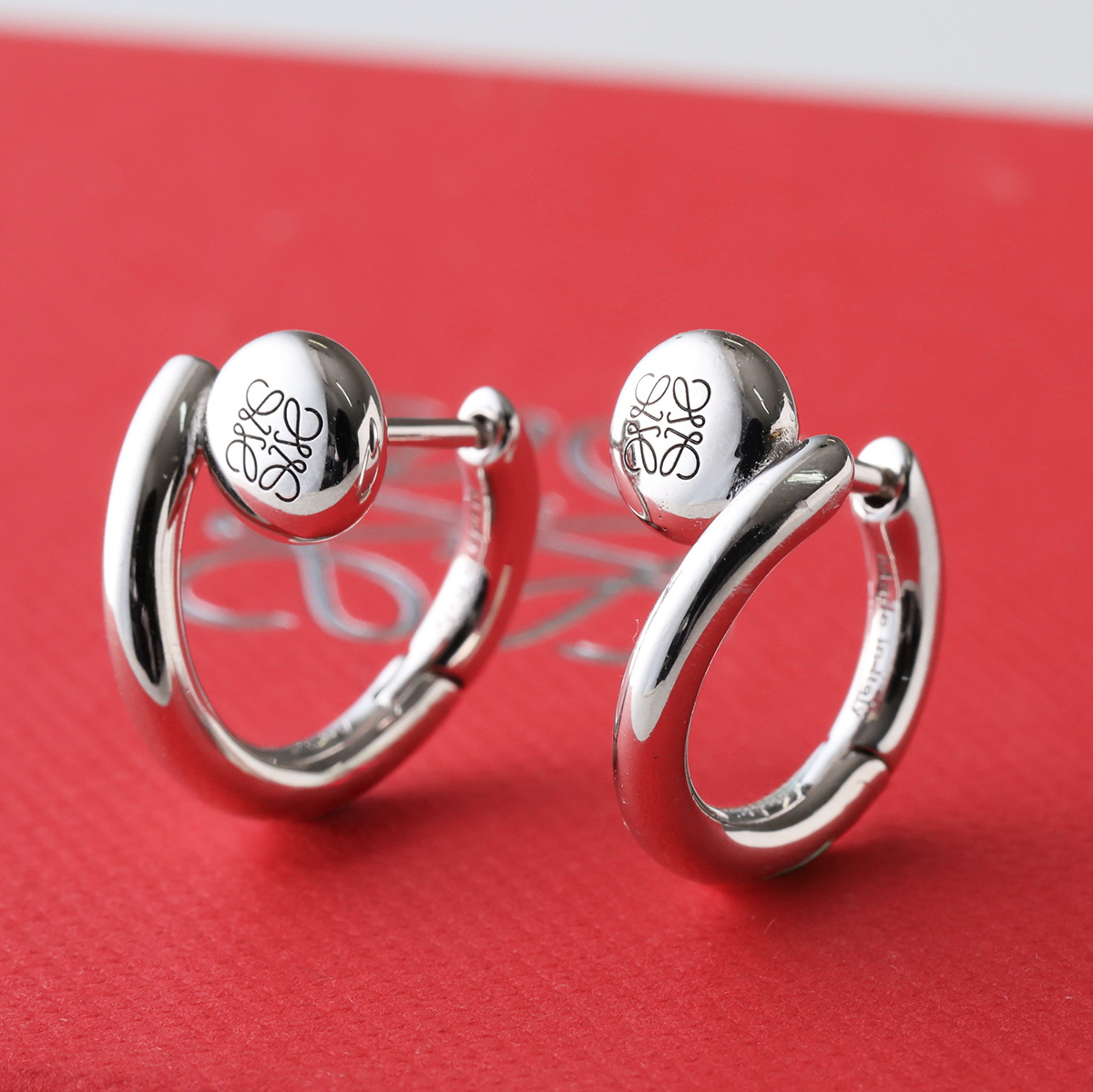 LOEWE ロエベ フープピアス ANAGRAM PEBBLE MINI HOOP アナグラム ペブル JJ07239X12 レディース アクセサリー 1160/SILVER JJ07239X121160の画像