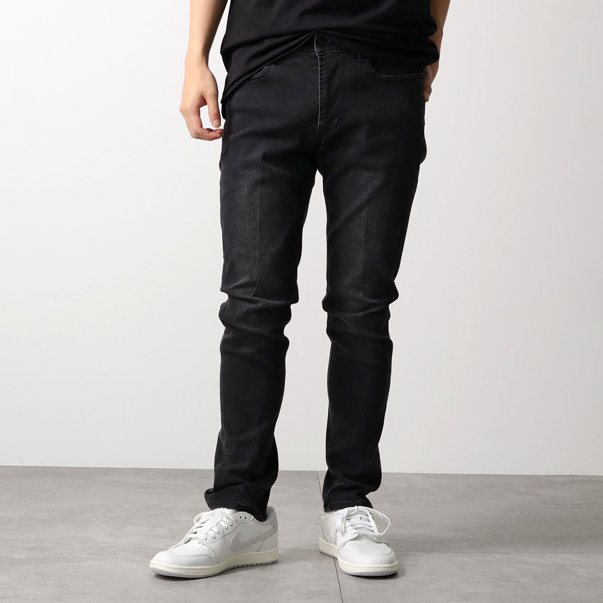 EMPORIO ARMANI ブラック デニムパンツ　サイズ32 EMPORIO ARMANI エンポリオアルマーニ デニムパンツ EM000121 AF15954