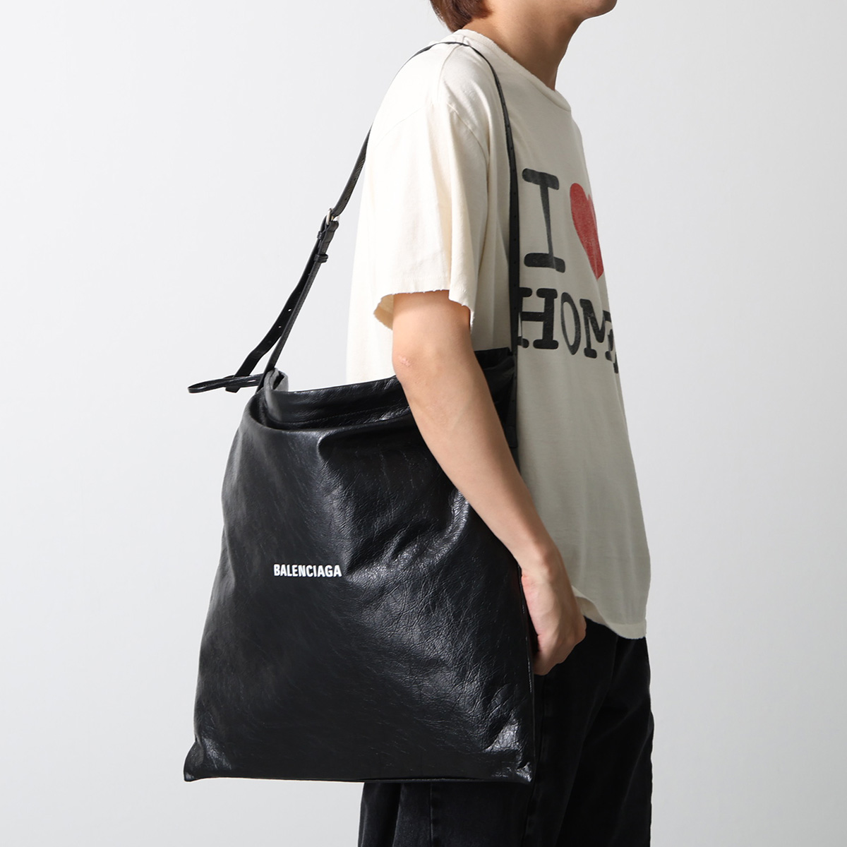BALENCIAGA バレンシアガ ナイロン ショルダーバッグ メンズ ブラック BALENCIAGA（バレンシアガ） ショルダーバッグ SHOPPER DUST B