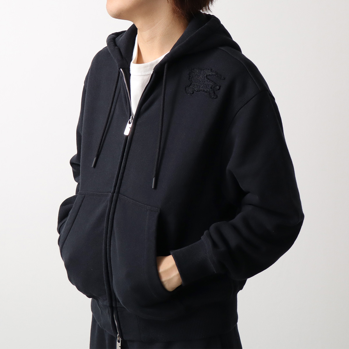 BURBERRY バーバリー パーカー 8084964 メンズ ジップアップ フーディー スウェット コットン 裏起毛 刺繍ロゴ セットアップ可能 A1189/BLACKの画像