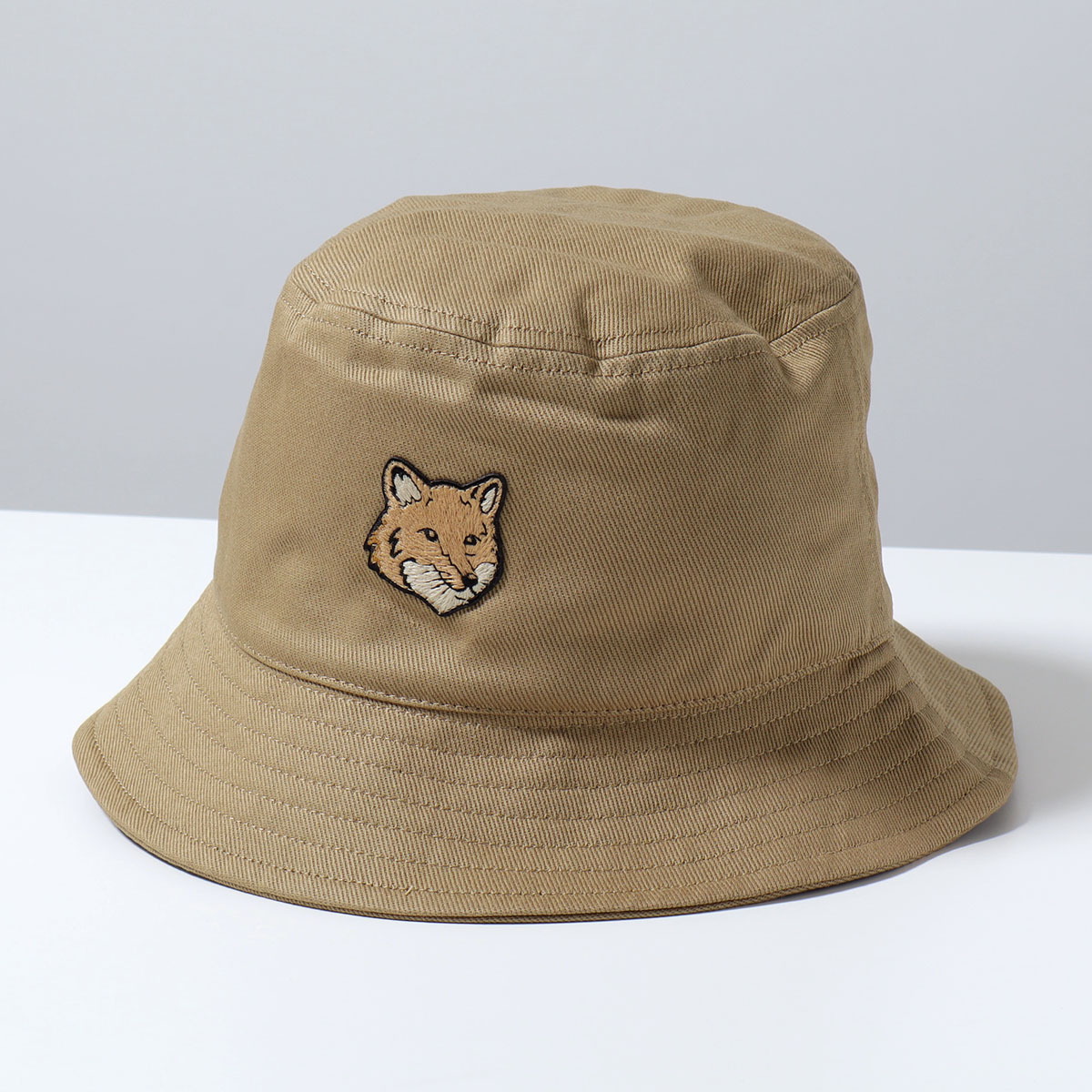 MAISON KITSUNE（メゾン キツネ） バケットハット BOLD FOX HEAD