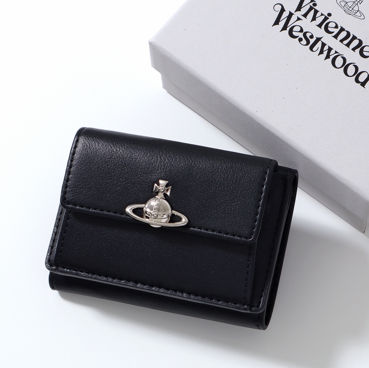 Vivienne Westwood（ヴィヴィアンウエストウッド） 三つ折り財布 SMALL