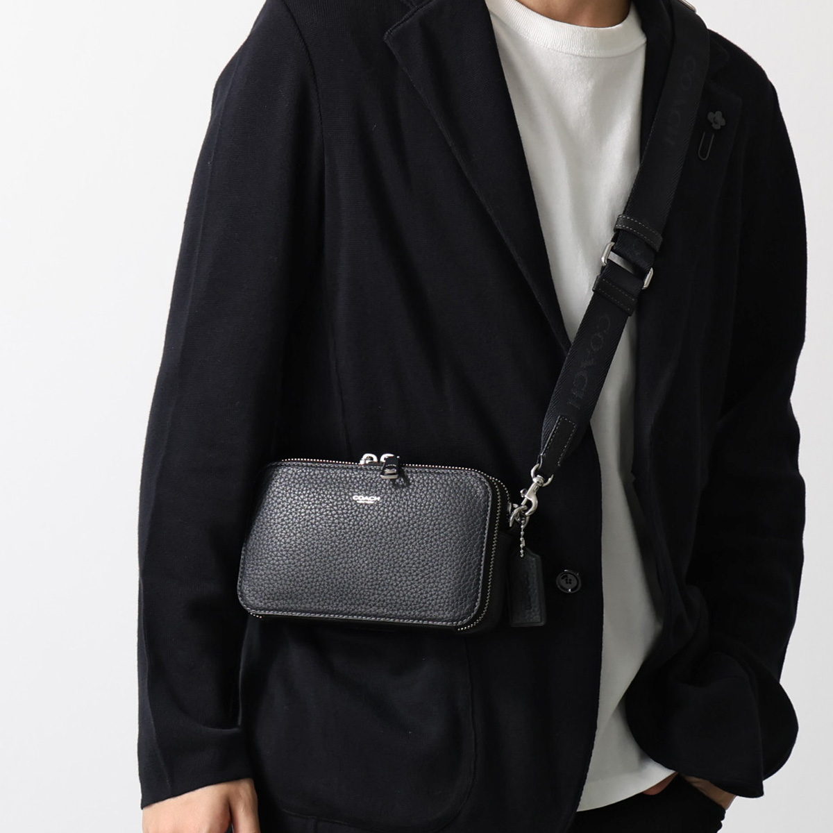 COACH メンズ　ワンショルダーバック　Ｃロゴ　ブラックレザー COACH（コーチ） ショルダーバッグ Clinton クリントン CEB30 メンズ